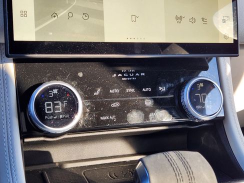 Certified 2024 Jaguar F-PACE R-Dynamic S image 19