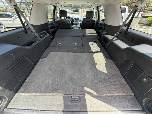 Used 2018 Chevrolet Suburban LT AWD/4WD image 30