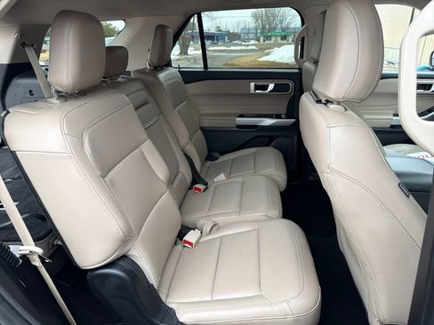 Used 2024 Ford Explorer XLT w/ Equipment Group 202A image 18