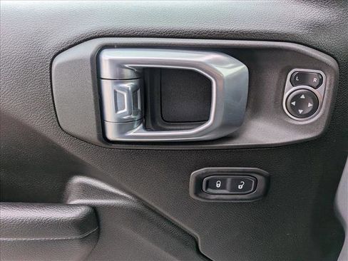 Used 2022 Jeep Wrangler Unlimited Sport AWD/4WD image 15