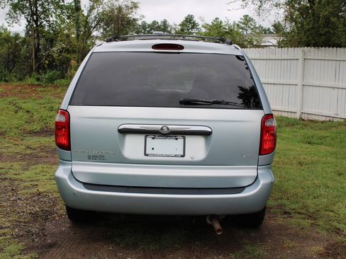 Used 2001 Chrysler Town & Country LX FWD image 8