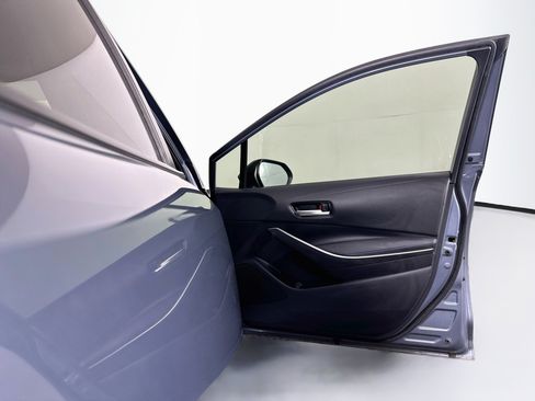 Used 2022 Toyota Corolla SE FWD image 30