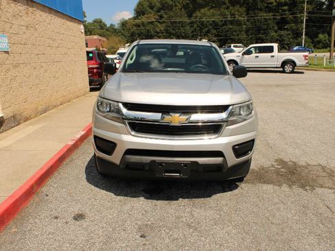 Used 2020 Chevrolet Colorado W/T w/ WT Convenience Package RWD image 2