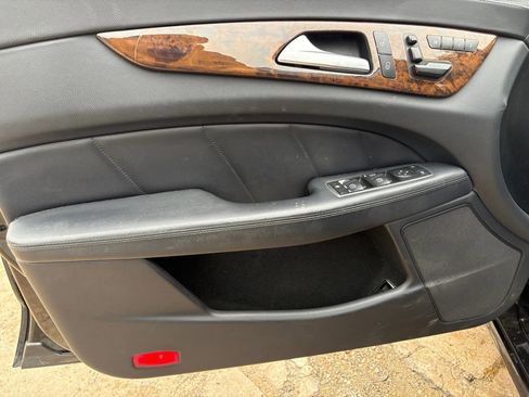 Used 2014 Mercedes-Benz CLS 550 CLS 550 4MATIC Coupe 4D image 9