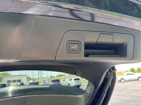 Used 2023 Buick Envision Essence w/ Sport Touring Package FWD image 13