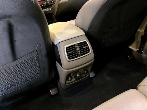 Used 2019 Kia Sorento SX image 29