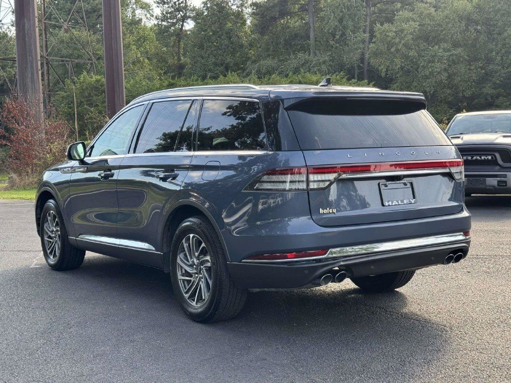Used 2021 Lincoln Aviator AWD w/ Elements Package image 24