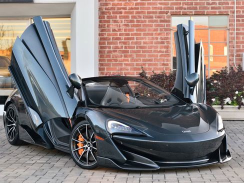 Used 2020 McLaren 600LT Spider RWD image 20