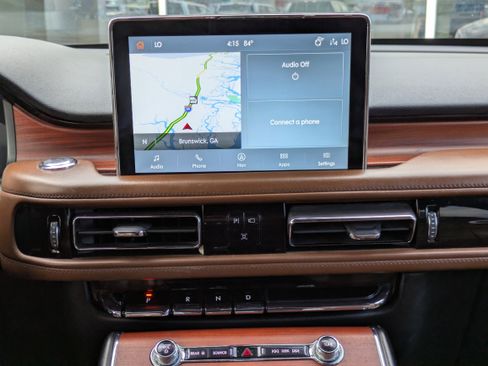 Used 2022 Lincoln Aviator Reserve w/ Equipment Group 201A image 17