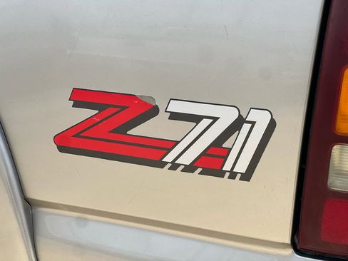 Used 2000 Chevrolet Silverado 1500 LS image 15