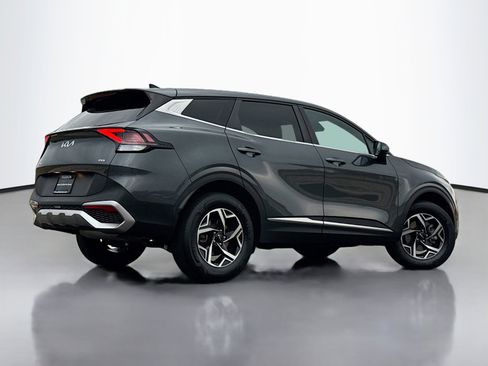 Used 2023 Kia Sportage LX image 2