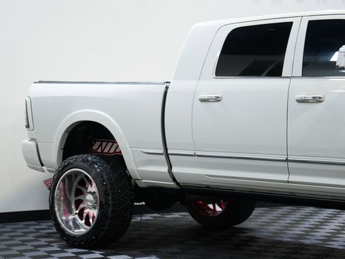 Used 2022 RAM 2500 Limited AWD/4WD image 13