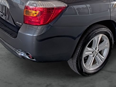 Used 2010 Toyota Highlander Limited AWD/4WD image 13