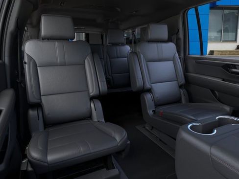 New 2026 Chevrolet Suburban RST AWD/4WD image 17