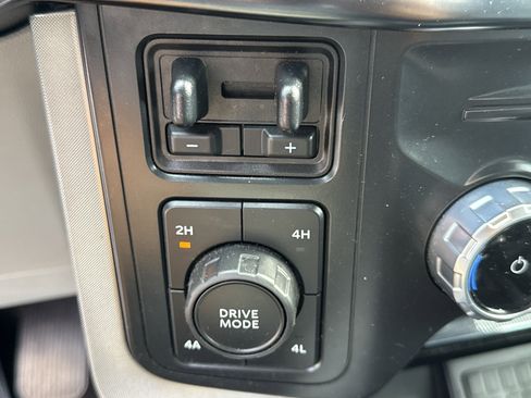 Used 2022 Ford F150 Limited image 19