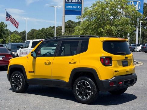 Used 2023 Jeep Renegade Trailhawk w/ Trailer Tow Group AWD/4WD image 4