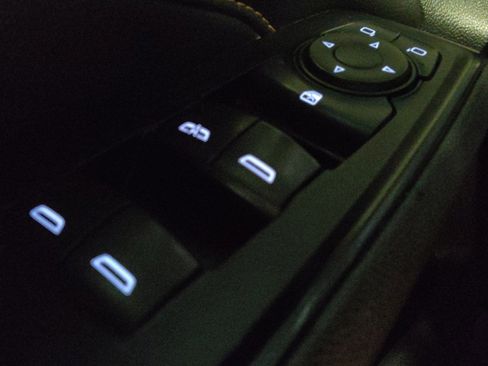 Used 2019 Chevrolet Traverse LT FWD image 27