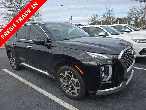 Used 2021 Hyundai Palisade Calligraphy image 2