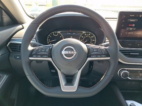 New 2026 Nissan Altima 2.5 SR AWD/4WD image 9