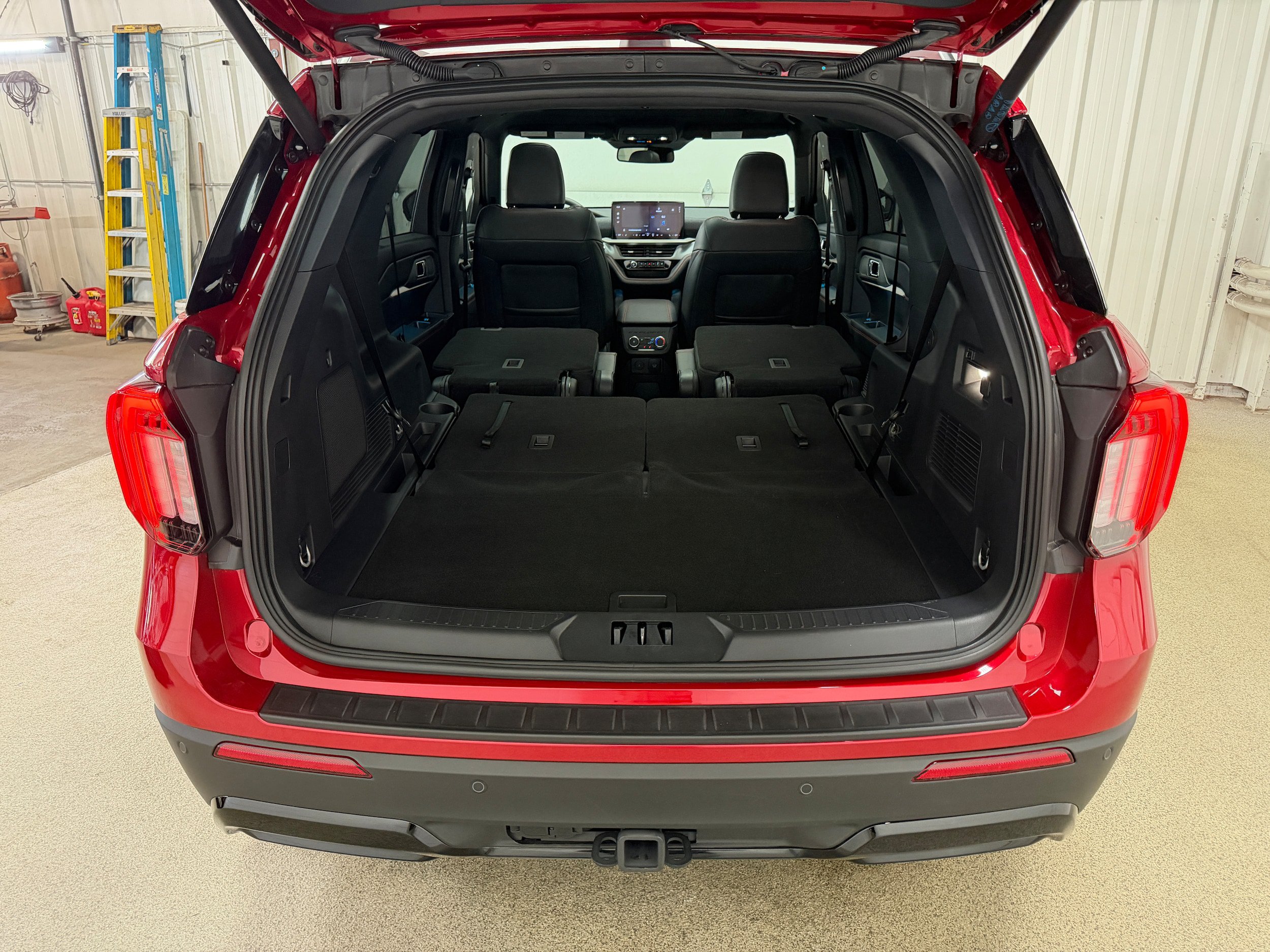 Used 2026 Ford Explorer ST-Line w/ ST-Line Street Pack AWD/4WD image 35
