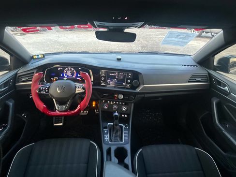 Used 2024 Volkswagen Jetta Sport image 38