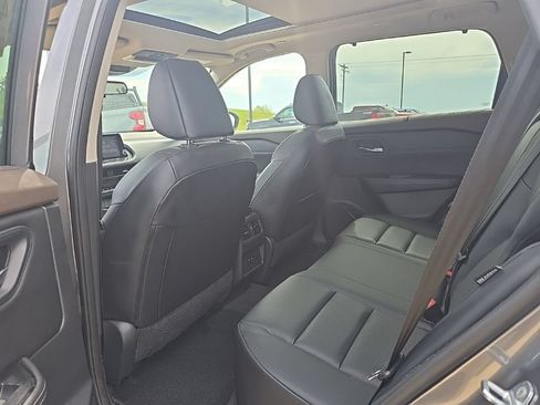 Used 2023 Nissan Rogue SV w/ SV Premium B Package AWD/4WD image 9