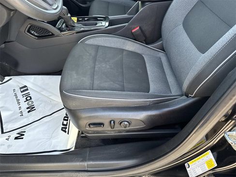 Used 2022 Chevrolet TrailBlazer LT w/ Confidence II Package image 11