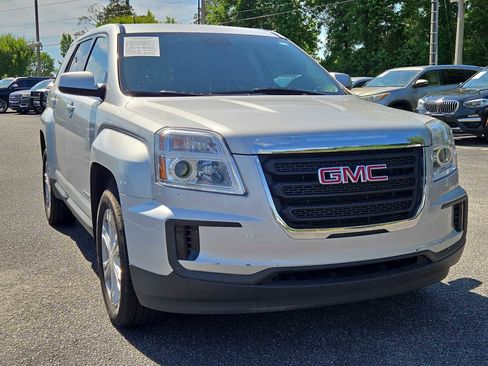 Used 2017 GMC Terrain SLE FWD image 2