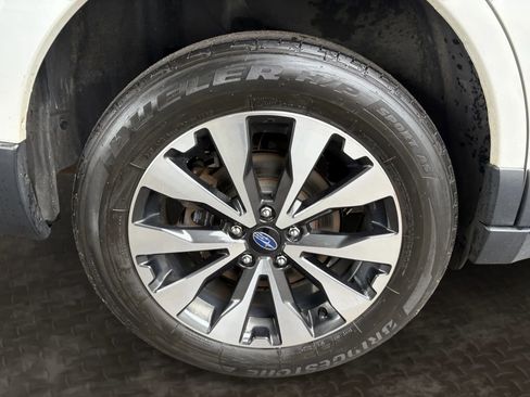 Used 2017 Subaru Outback 3.6R Limited AWD/4WD image 41