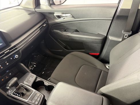 Used 2026 Kia Sportage LX FWD image 21