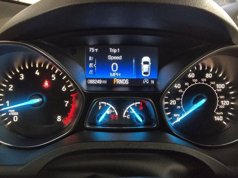 Used 2019 Ford Escape SE FWD image 23