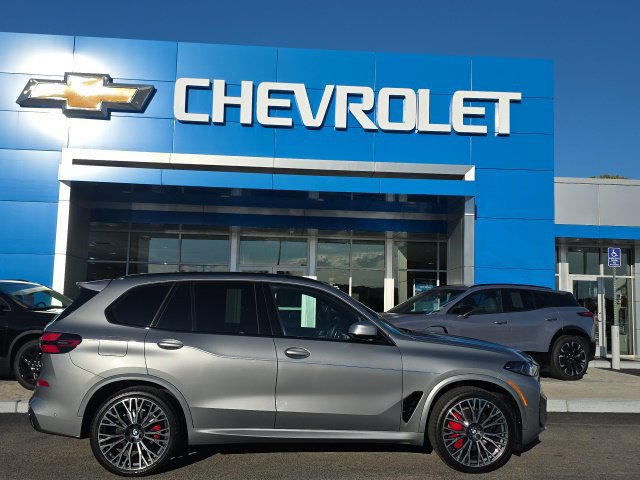 Used 2025 BMW X5 xDrive40i w/ M Sport Package AWD/4WD image 2