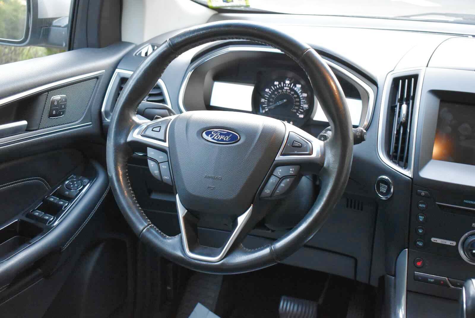 Used 2015 Ford Edge Titanium w/ Technology Package AWD/4WD image 16