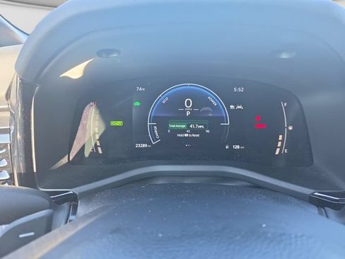 Used 2025 Toyota Camry SE w/ Convenience Package FWD image 14