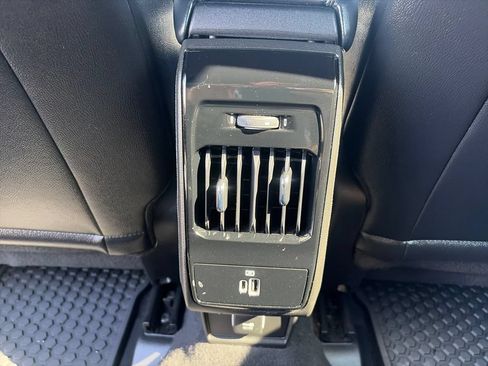 Used 2025 Jeep Compass Latitude w/ Convenience Group AWD/4WD image 36