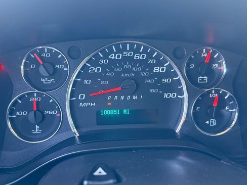 Used 2020 Chevrolet Express 2500 w/ Driver Convenience Package RWD image 25