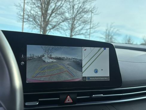 Used 2025 Hyundai Elantra SEL image 22