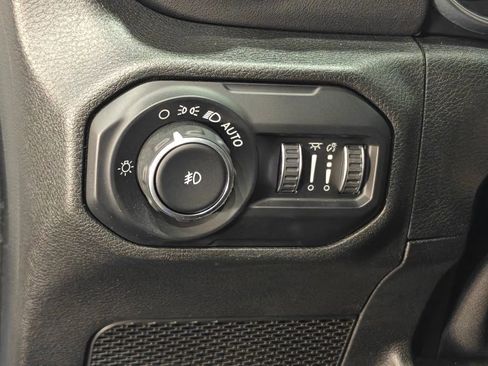 Used 2020 Jeep Wrangler Unlimited Sahara AWD/4WD image 50