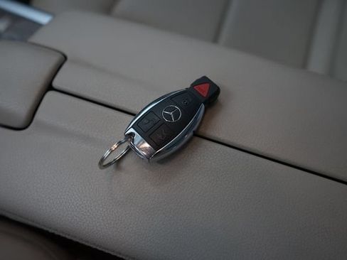 Used 2014 Mercedes-Benz E 350 4MATIC Wagon image 21