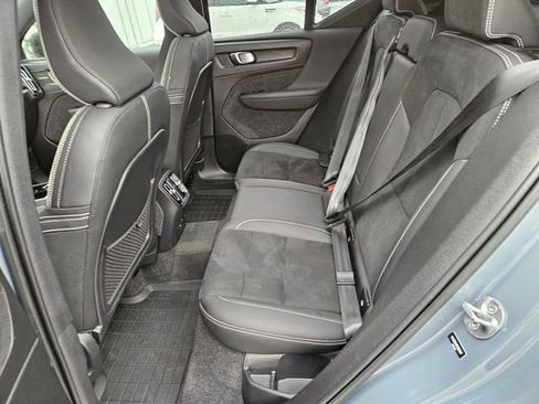 Used 2023 Volvo XC40 Recharge Ultimate image 15