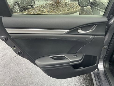 Used 2018 Honda Civic EX-L image 21
