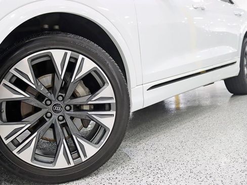 Used 2025 Audi Q8 Premium Plus AWD/4WD image 4