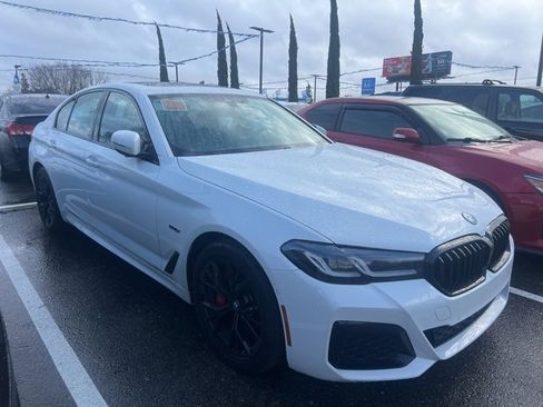 Used 2023 BMW 530e w/ M Sport Package image 3