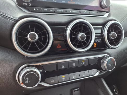 Used 2022 Nissan Sentra SV image 7