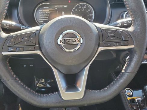 Used 2019 Nissan Kicks SR image 16