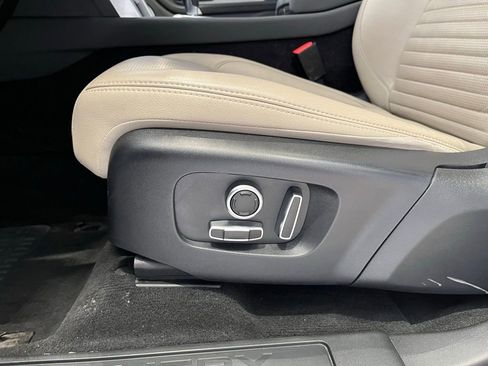 Used 2021 Land Rover Discovery Sport S image 19