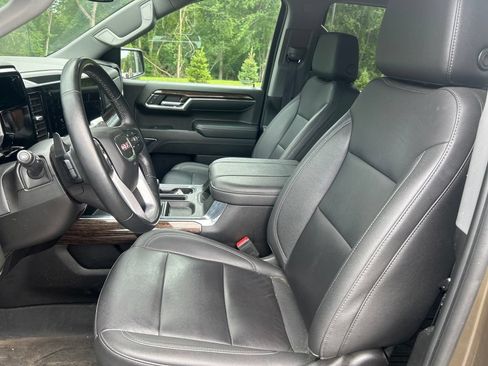 Used 2024 GMC Sierra 1500 Elevation w/ Elevation Premium Package AWD/4WD image 13
