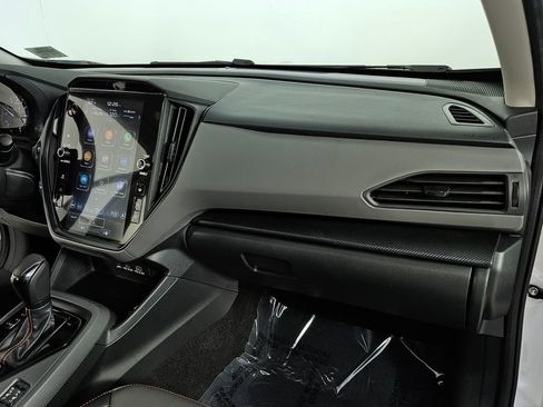 Certified 2025 Subaru Crosstrek 2.5i Limited w/ Crosstrek Mirror Package image 17
