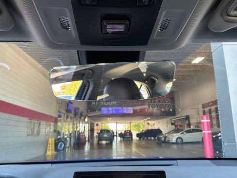 Used 2023 Toyota Camry LE FWD image 17