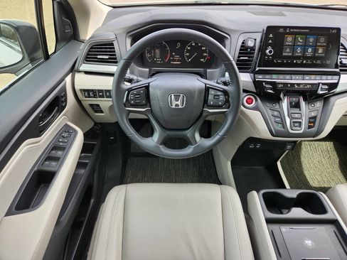 Used 2025 Honda Odyssey EX-L image 16